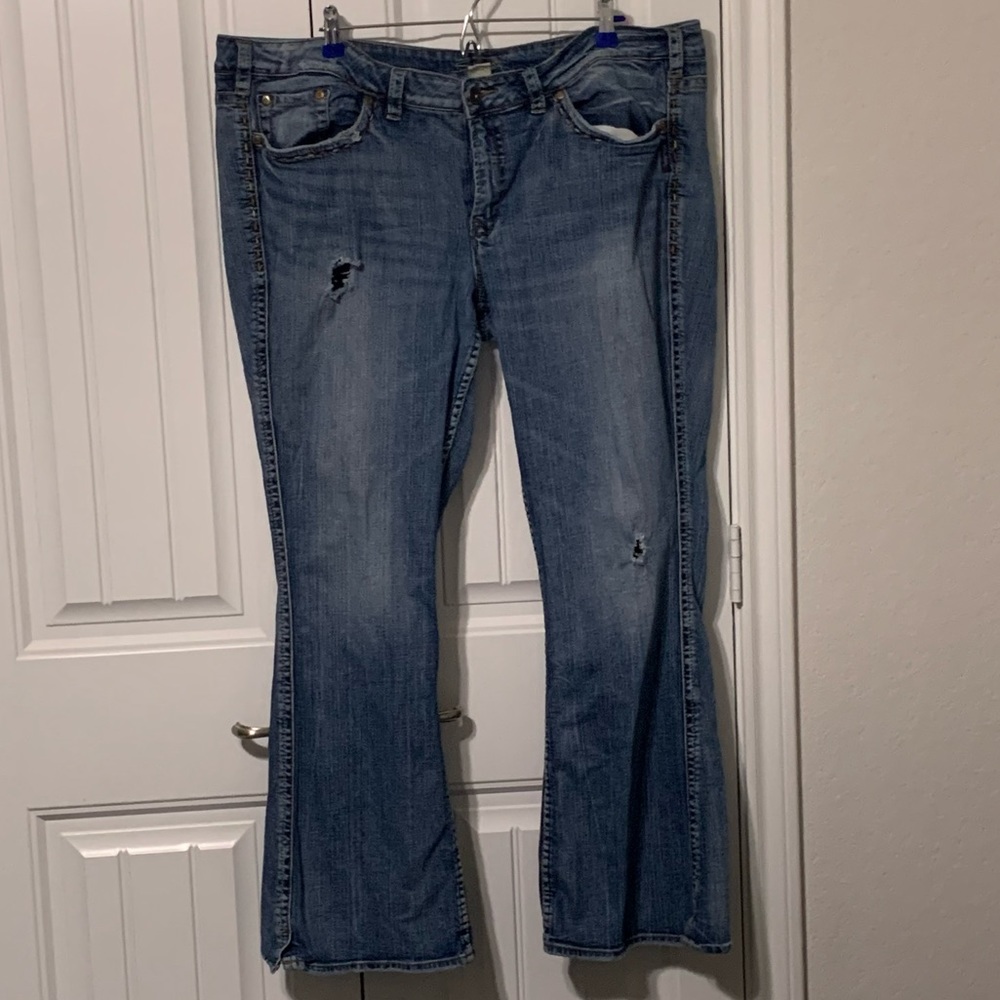 Silver Jeans - Distressed Frances Flair